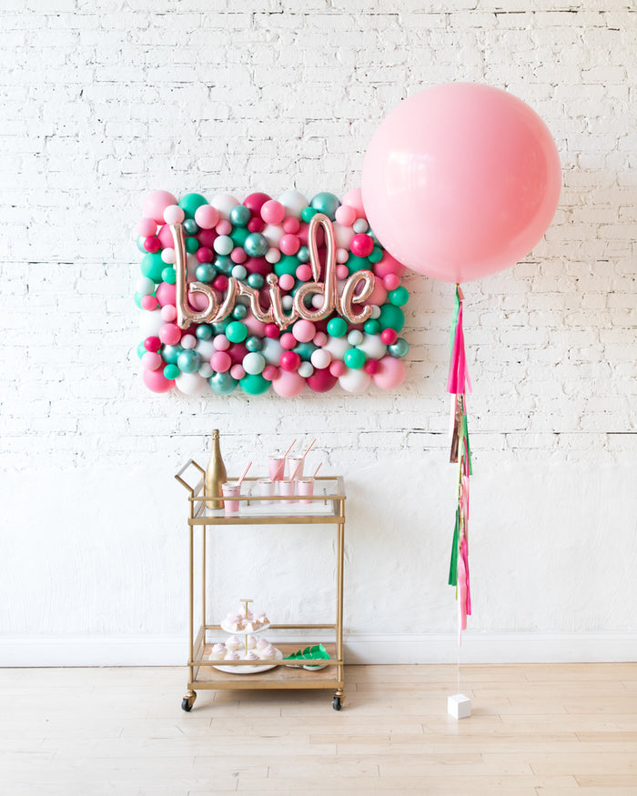 Flamingo Fling - Balloon Backdrop & Giant Set