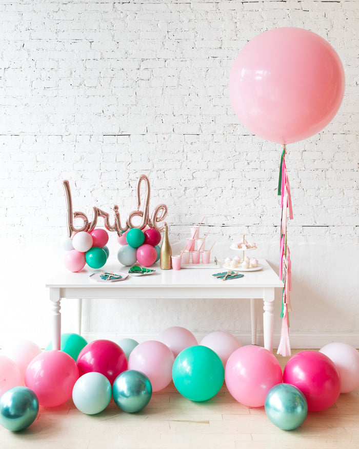 Flamingo Fling - Giant, Tabletop & Floor Balloons Set