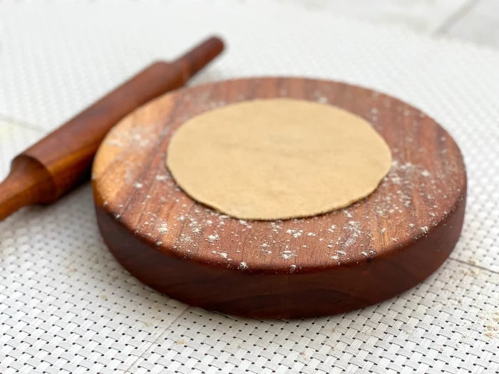 Single Piece Mango Wood Rolling Board with Pin (9.5 inch diameter * 1.5 inch)