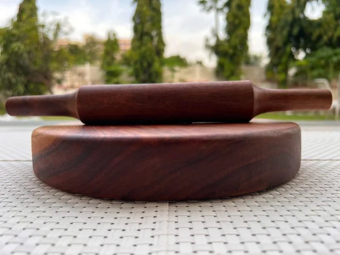 Single Piece Mango Wood Rolling Board with Pin (9.5 inch diameter * 1.5 inch)
