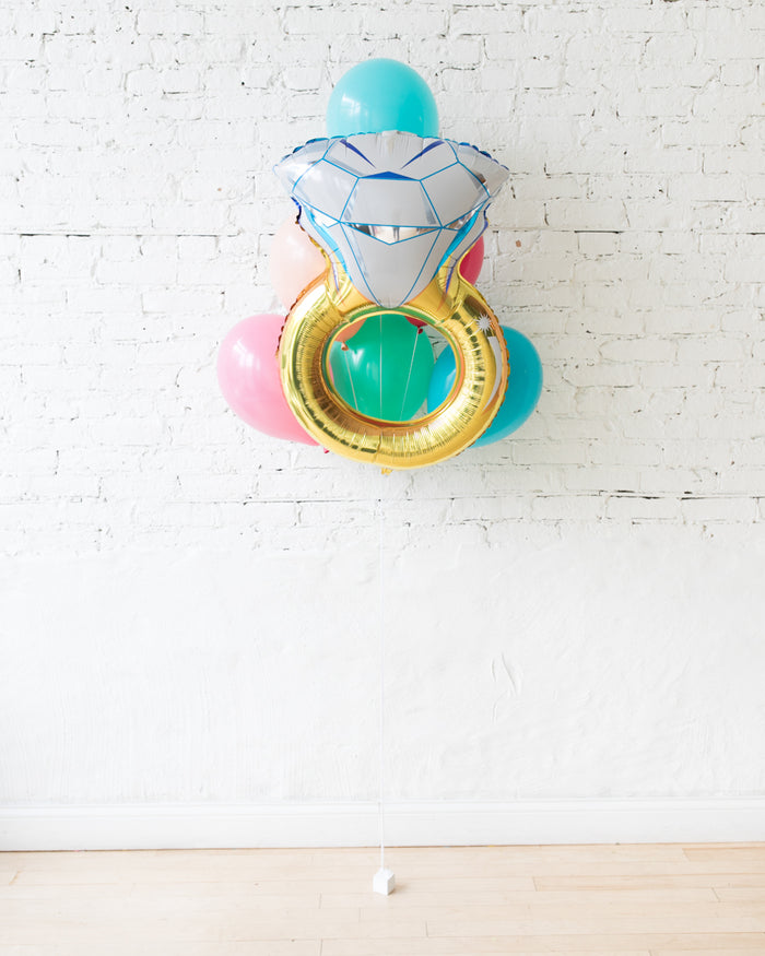 Tropical Time - DIamond Ring Foil and 11in Balloons - bouquet of 7